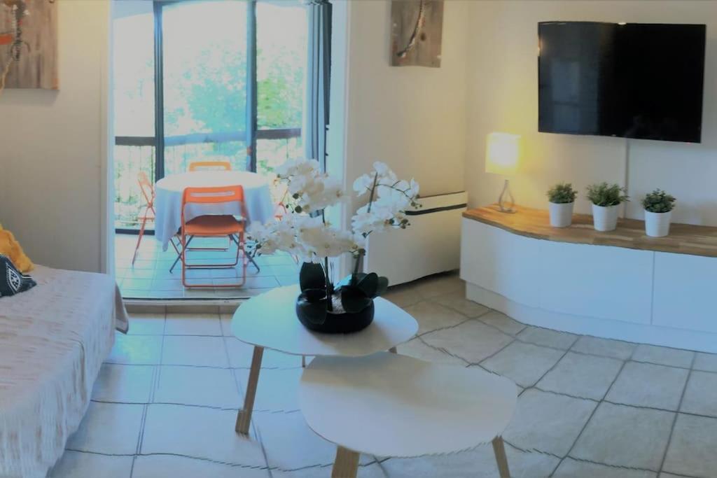 Studio Cabine Climatise 800 M De La Plage Et Des Commerces Bormes-les-Mimosas Exteriér fotografie